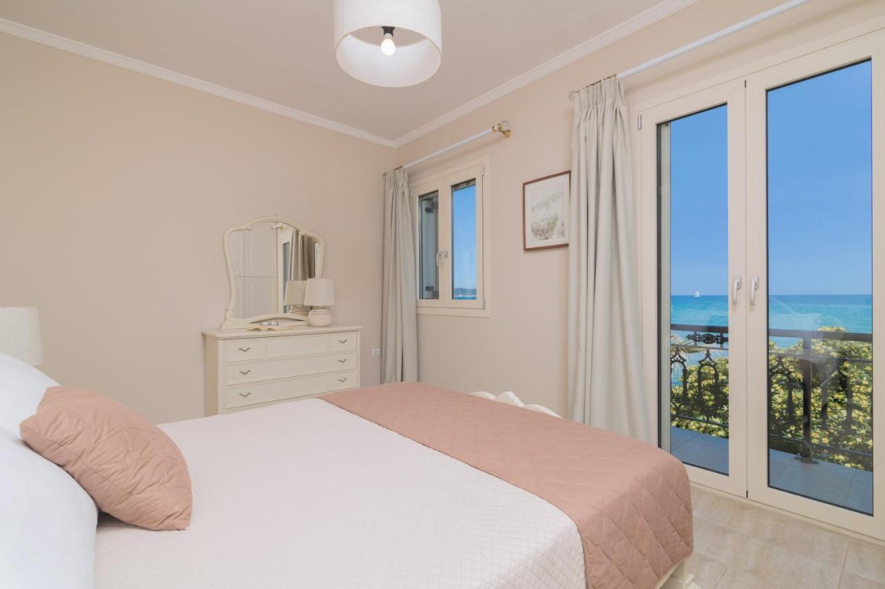 Villa Elizabeth - Seafront Classic Villa! Argassi Bagian luar foto