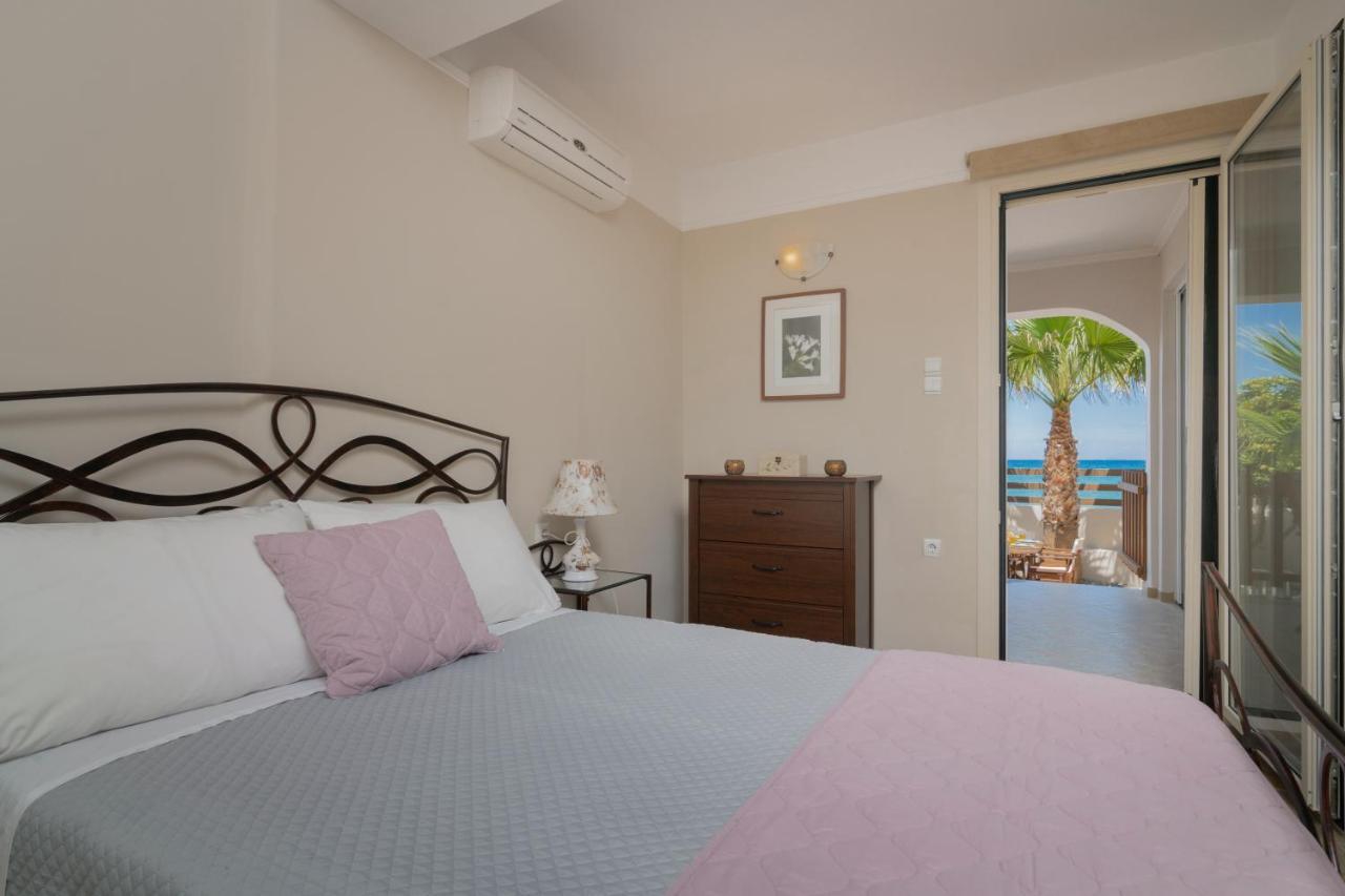 Villa Elizabeth - Seafront Classic Villa! Argassi Bagian luar foto