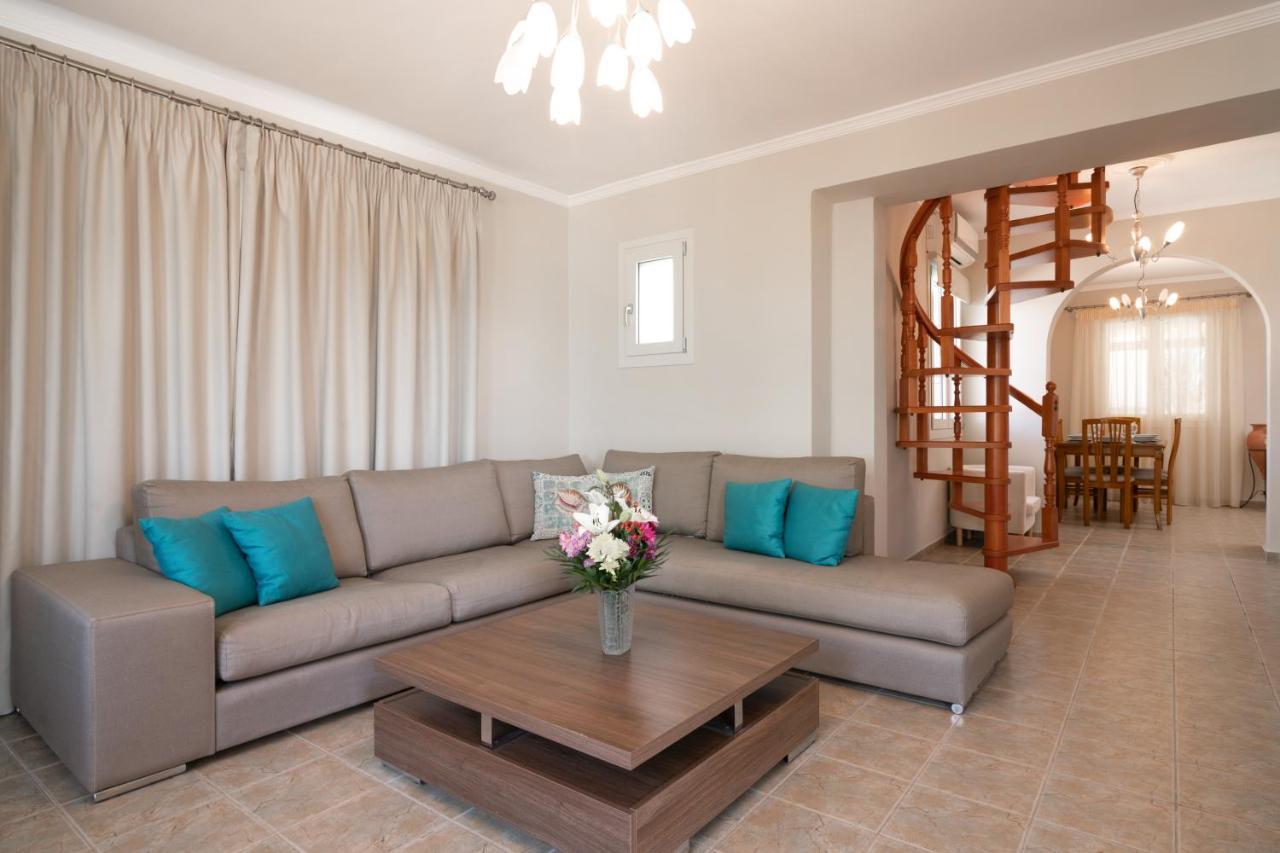 Villa Elizabeth - Seafront Classic Villa! Argassi Bagian luar foto