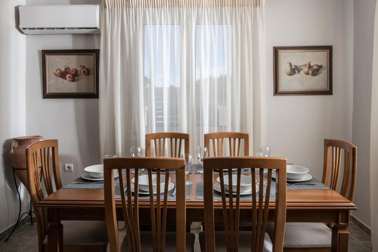 Villa Elizabeth - Seafront Classic Villa! Argassi Bagian luar foto
