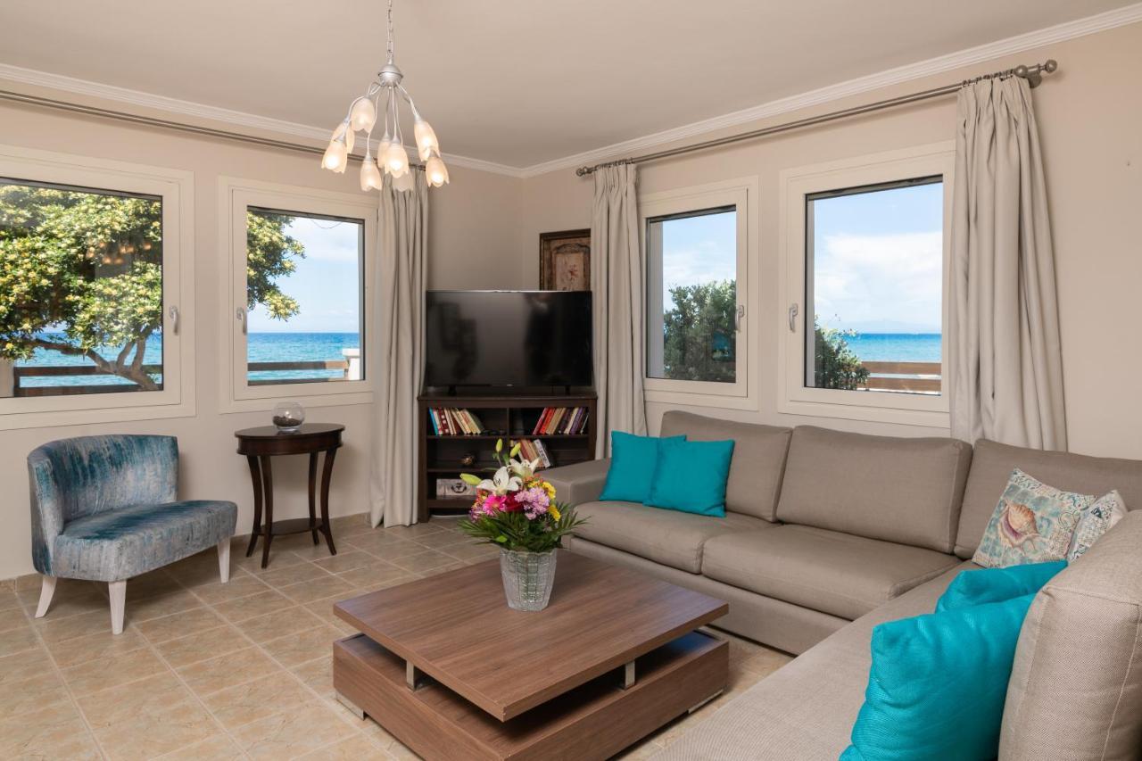 Villa Elizabeth - Seafront Classic Villa! Argassi Bagian luar foto