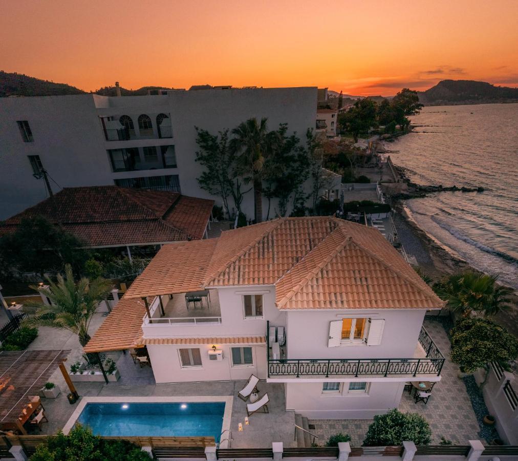 Villa Elizabeth - Seafront Classic Villa! Argassi Bagian luar foto