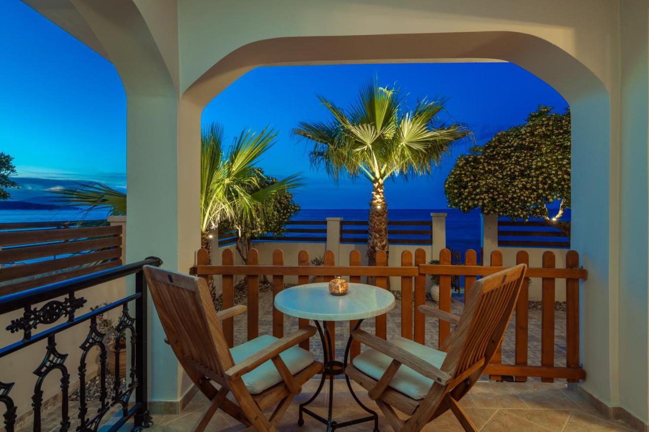 Villa Elizabeth - Seafront Classic Villa! Argassi Bagian luar foto