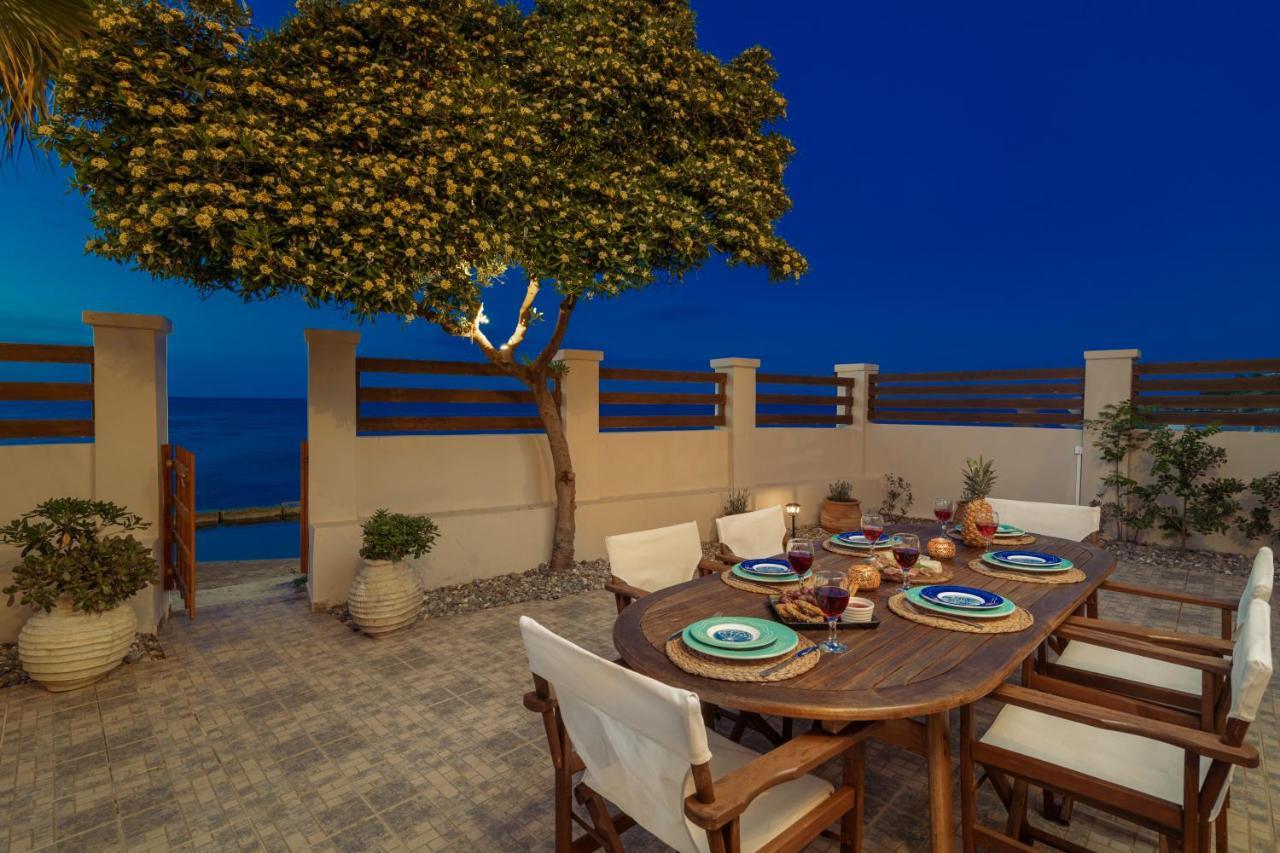 Villa Elizabeth - Seafront Classic Villa! Argassi Bagian luar foto